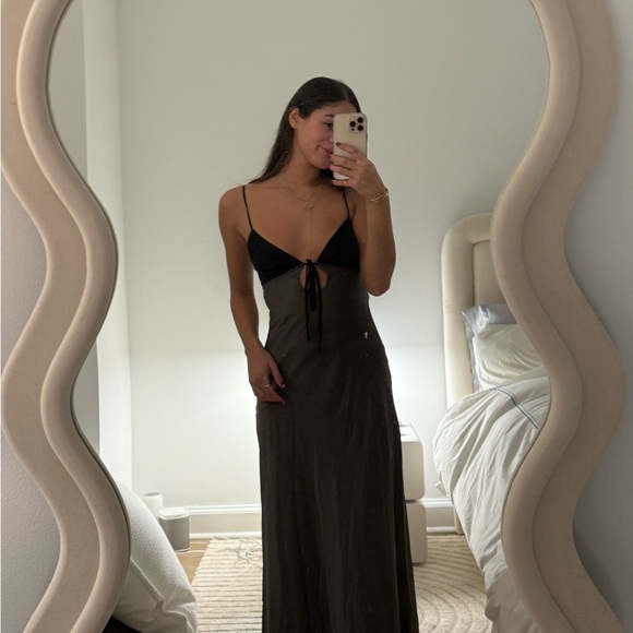 Peppermayo Dresses & Skirts - Peppermayo Satin Maxi Dress